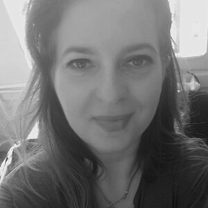 female turkish voice artist