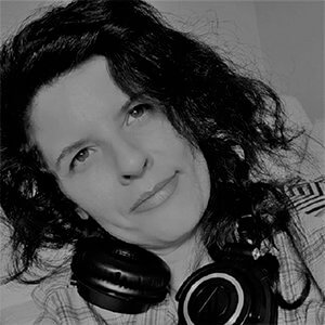 AdrianaSA-head-shot