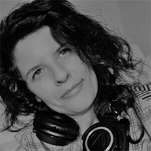 AdrianaSA-head-shot